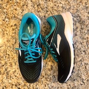 Women’s Brooks Launch 5 Running Shoe
